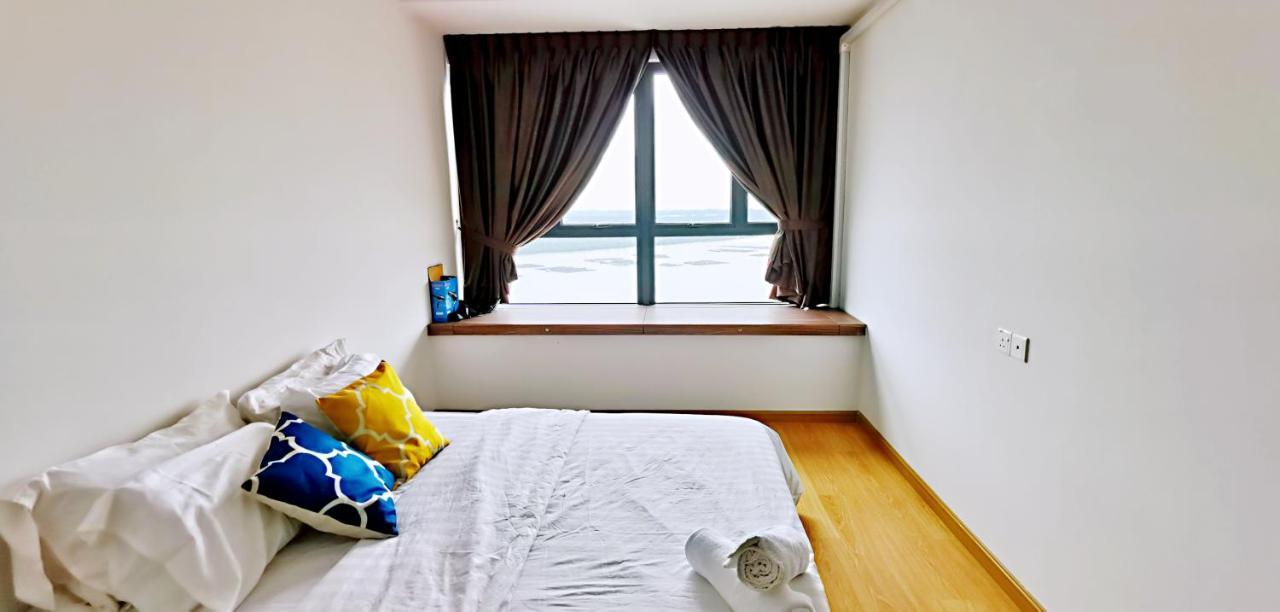 조호르 바루 Superb Seaview Royal Strand Danga Bay Country Garden 아파트 외부 사진